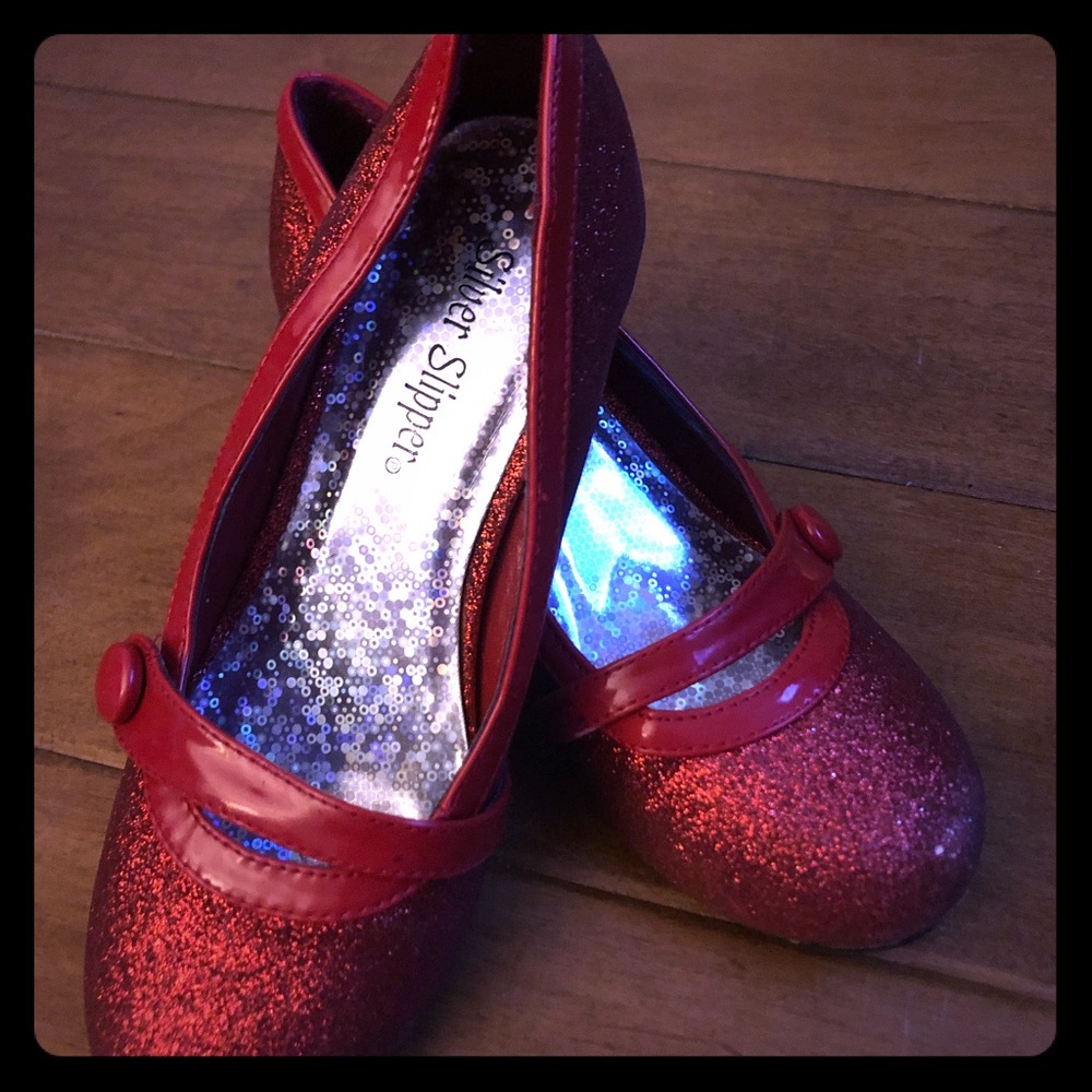 “Dorothy Ruby Slippers” Silver Slipper pumps Sz 1